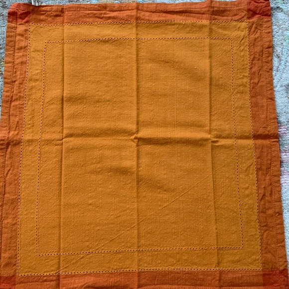 6- Linen Napkins - Picture 3 of 4